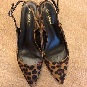 Leopard slingback kitten heel size 8 pumps